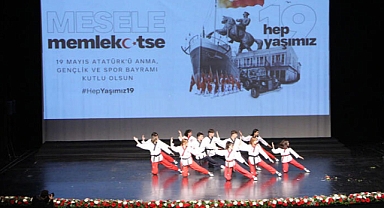 Atatürk Kültür Merkezi'nde 19 Mayıs coşkusu