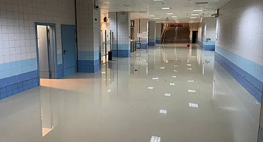 Başkentte aşırı yağış nedeniyle su basan metro istasyonları kullanıma açıldı