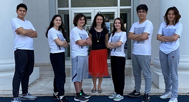 Bilfen Lisesi Öğrencileri Elmadan Vegan Deri Ürettiler 