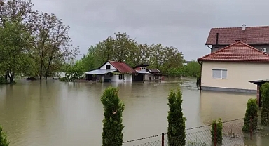 Bosna Hersek'te meydana gelen selde yüzlerce ev ve iş yerini su bastı