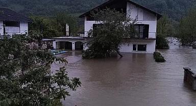 Bosna Hersek ve Hırvatistan'da şiddetli yağışlar sele neden oldu