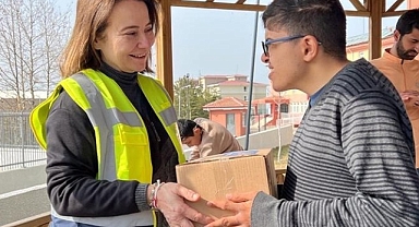 Deprem bölgesinde otizmli çocuklar unutulmadı