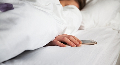 Ekransız odada uyumak uyku kalitesini artırıyor 