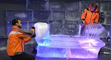 Erzurum'da yer alan Türkiye'nin tek buz müzesi, dört mevsim ziyaretçilerini ağırlıyor