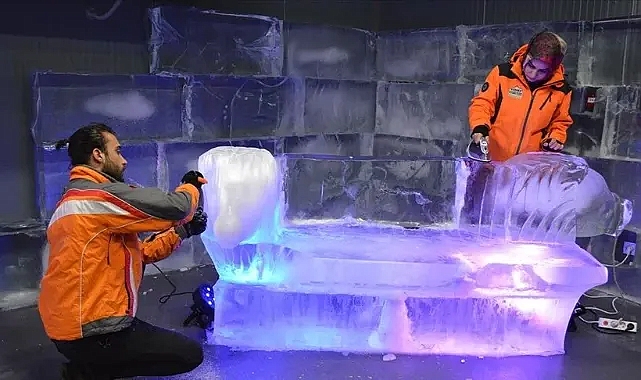 Erzurum'da yer alan Türkiye'nin tek buz müzesi, dört mevsim ziyaretçilerini ağırlıyor