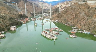 Eski Yusufeli yerleşim yerinin sulara gömülmesi videolarla kayıt altına alındı