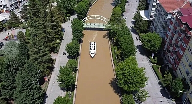 Eskişehir'de Porsuk Çayı'nın rengi değişti