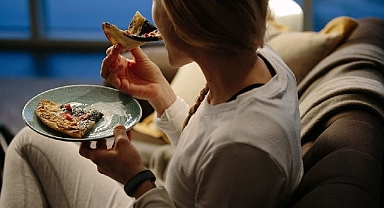 Fırında hafif cipsler, pratik lokmalık tatlılar … Hafta sonu mükemmel film gecesi için favorinizi seçin!