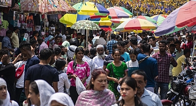 Hindistan'ın bu yıl 1,4 milyarı aşan nüfusundaki artış 2064'e kadar sürecek
