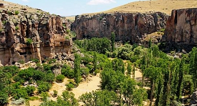 Ihlara Vadisi doğal güzellikleriyle dikkat çekiyor