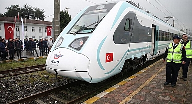 İlk Milli Elektrikli Tren Seti İstanbulluların ziyaretine açıldı 