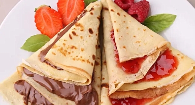 İncecik sıfır yağ çeken kahvaltılık krep tarifi! Pişirmek için mutlaka tereyağı kullanın