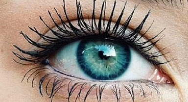 Kirpikleri ok gibi uzatacak! 1 haftada upuzun kirpiklere sahip olun, takma kirpik etkisi yaratıyor