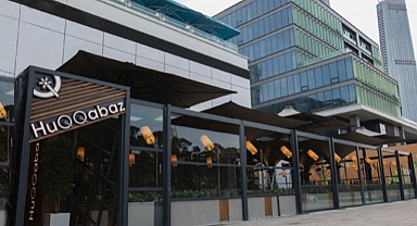 YAPAY ZEKA TEKNOLOJİLERİ KULLANILARAK TASARLANMIŞ YENİ MİMARİ DİZAYNI ve YİYECEK&İÇECEK SUNUMLARI İLE HUQQABAZ VADİSTANBUL AVM'DE YENİDEN KAPILARINI AÇAN HUQQABAZ GENEL MÜDÜRÜ KAMİL VOLKAN GÜNDÜZ İLE YENİ DÖNEMİ KONUŞTUK