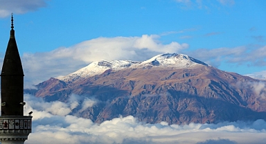 Munzur Dağları adeta saklı cennete döndü