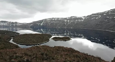Nemrut Kalderası ilkbaharla birlikte görsel şölen sunuyor
