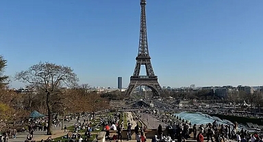 Paris'te 14 yıl sonra ilk kez sıcaklık yılbaşından bu yana 25 derece altında kaldı