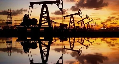 Petrol talep endişelerinin devam etmesiyle düşüyor