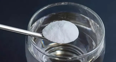 Saç rengini 20 dakikada 3 ton birden açıyor! 