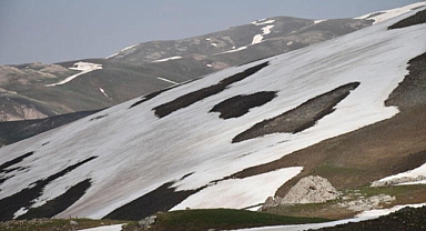 Şırnak yaylalarında kartpostallık görüntüler oluştu