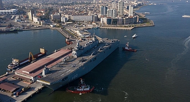 TCG Anadolu, İzmir Alsancak Limanı'na geldi