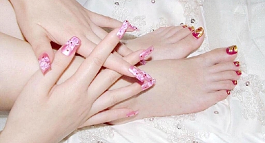 Tırnakları hızlı uzatıyor, güçlendiriyor! Ellerinize düzenli olarak sürün, etkisi inanılmaz