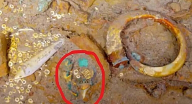 Titanik'te bulunan kolyenin sahibi yapay zekayla aranacak