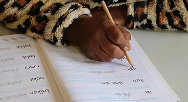 Türkiye'de okuma yazma bilenlerin oranı yüzde 97,6'ya yükseldi