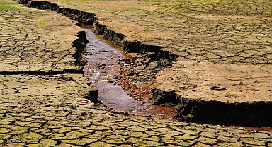 Varlık yöneticileri iklim taahhütlerine rağmen petrol ve gaz şirketlerine 417 milyar dolar yatırdı