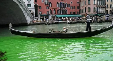 Venedik'te kanal suyu yeşile döndü! Soruşturma başlatıldı