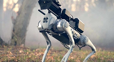 Alev püskürten robot köpek geliyor 