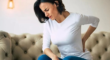 Beli ve sırtı rahatlatmak için yapılan ani dönme hareketlerine dikkat!