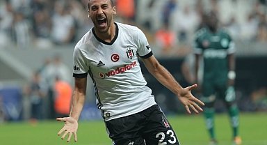 Beşiktaş Cenk Tosun'un sözleşmesini uzatıyor