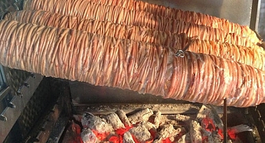 Bildiğimiz kokoreç, kokoretsi oldu! Yunanistan yine bir Türk yemeğini sahiplendi