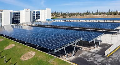 BORÇELİK, TÜRKİYE’NİN AKTİF OLARAK ÇALIŞACAK EN BÜYÜK CARPORT PROJESİNE DESTEK OLDU 