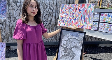 Depremzede lise öğrencisi yaşadığı konteyner kentte resim sergisi açtı