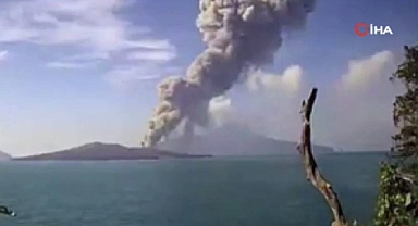 Endonezya’daki Anak Krakatau Yanardağı'nda patlama