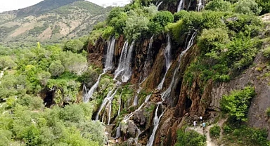 Girlevik Şelalesi ziyaretçi akınına uğruyor!