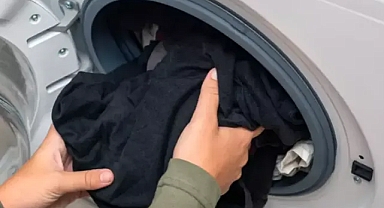 Herkes aynı hatayı yapıyor! Farkında olmadan çamaşır makinesini ve kıyafetlerinizi mahvediyorsunuz! Bu hatalardan kaçının