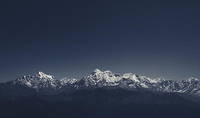 Himalaya buzullarının hızla erimesi 1,9 milyar insanın tatlı suya erişimini etkileyebilir