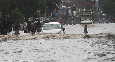 Hindistan'ın Assam eyaletindeki seller 30 bin 700 kişiyi etkiledi