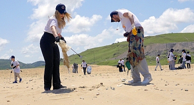 ICA Gönüllüleri, temiz dünya için 200 kilo atığı ayrıştırdı 