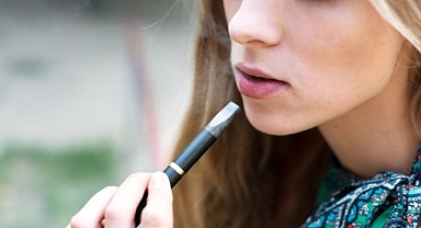 İngiliz hükümetinden, çocukların elektronik sigara kullanımını engellemeye yönelik adım