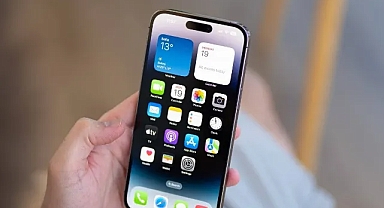 iOS 17, iPhone'a çok yakın baktığınızda uyarı verecek 