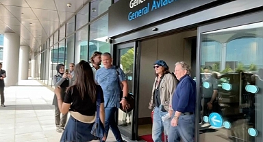 Johnny Depp'li Hollywood Vampires grubu konser için İstanbul'a geldi