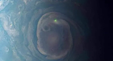 Jüpiter’de ‘yeşil parlak bir küre’ görüntülendi