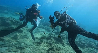Kaş'ta deniz dibi temizliği yapıldı