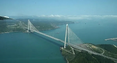 Marmara'da kirliliğe neden olan deniz araçları uçakla yapılan denetimlerle belirleniyor 