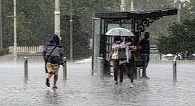 Meteoroloji İstanbul dahil 13 şehir için saat vererek uyardı