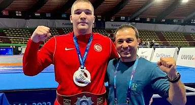Milli güreşci Cemal Yusuf Bakır, altın madalya kazandı! 